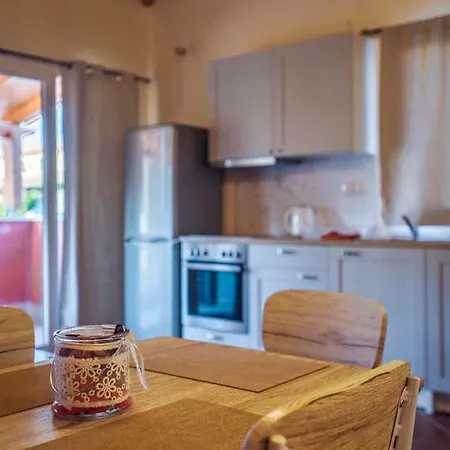 Malou Apartman Guviá