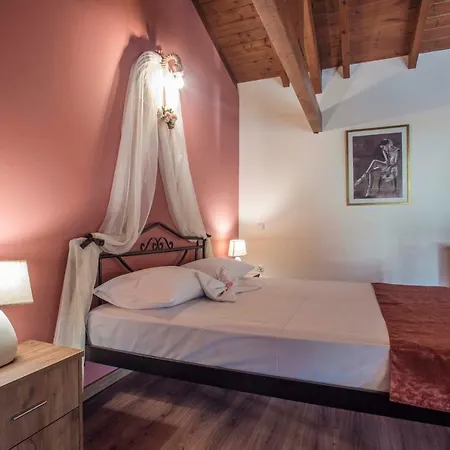 Malou Apartment